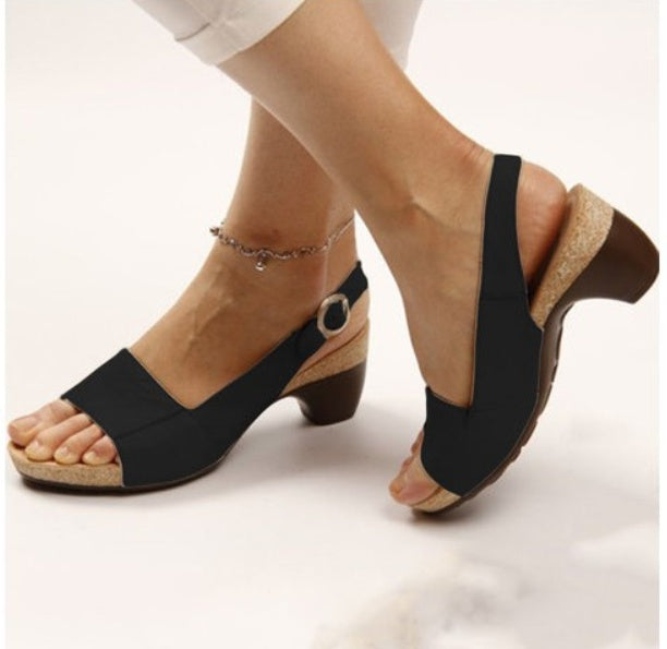 Lucy – Mittelstarke Damensandalen