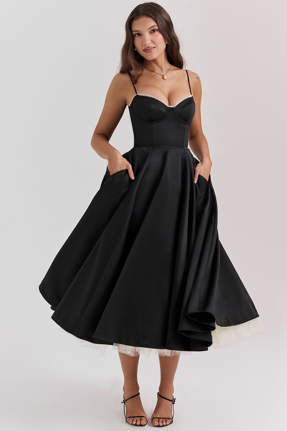 Emma – Cocktailkleid mit schulterfreiem Design und ausgestelltem Rock