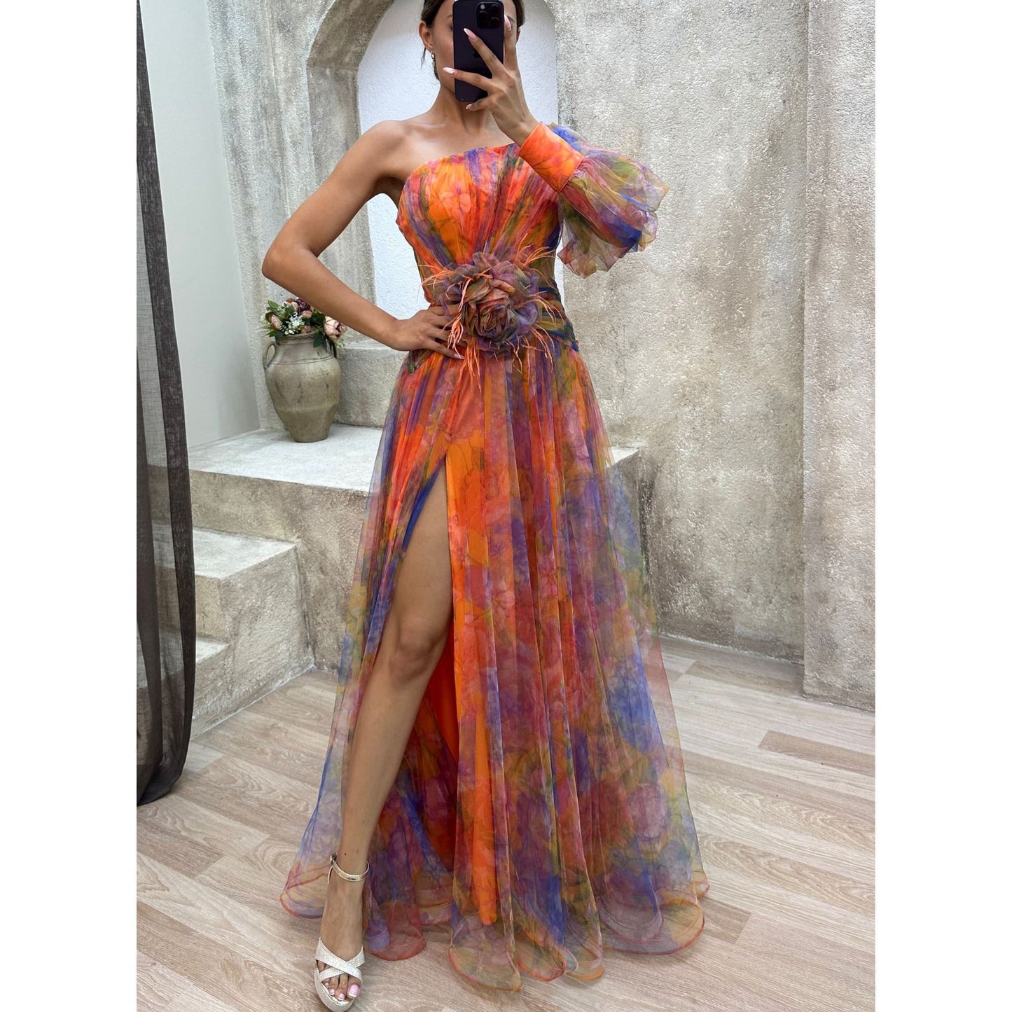 Lily – Langes Damenkleid mit Batikmuster und Schlitz