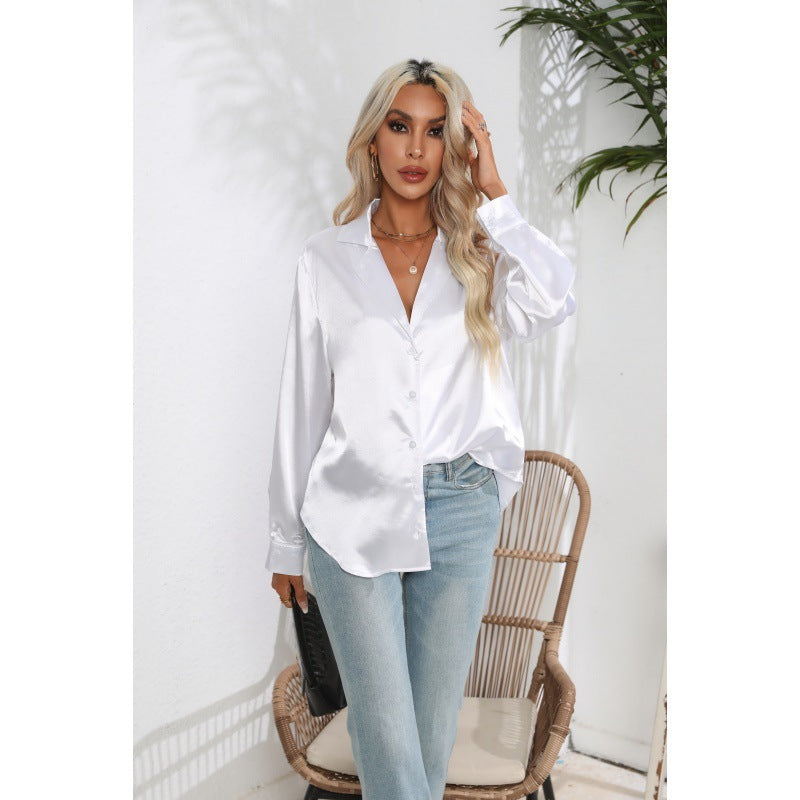 Carly – Satinbluse mit Anzugskragen