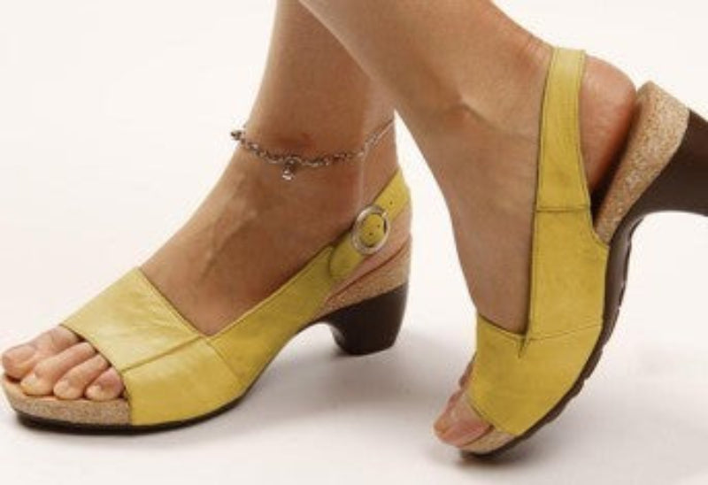 Lucy – Mittelstarke Damensandalen
