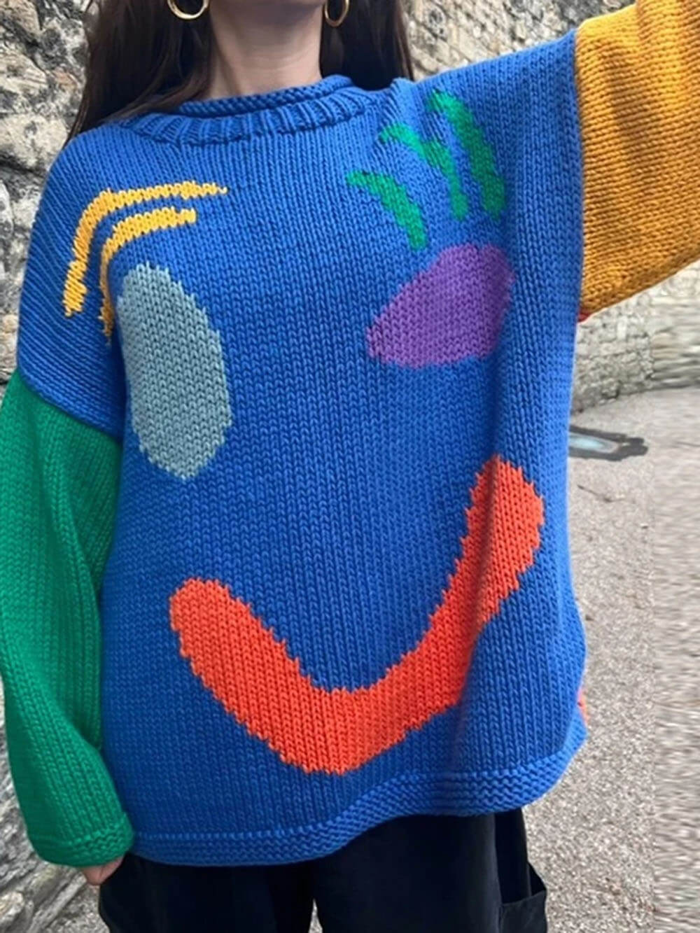 Damen Strickpullover mit abstraktem Gesicht, gemütlicher Freizeit-Stil – Perfekt für entspannte Tage