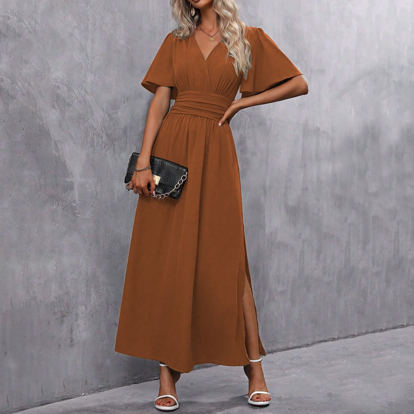 Julia – Elegantes Damenkleid mit Schlitz