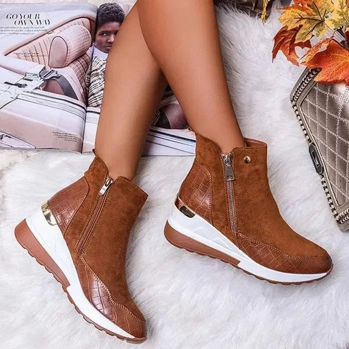 Clara - Stiefelette mit Keilabsatz