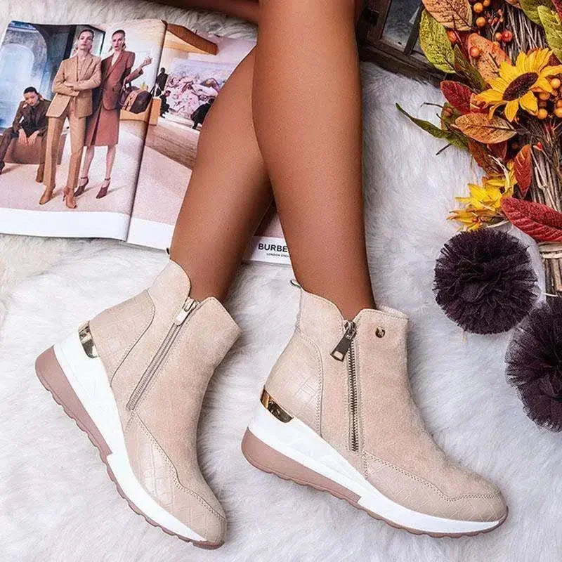Clara - Stiefelette mit Keilabsatz