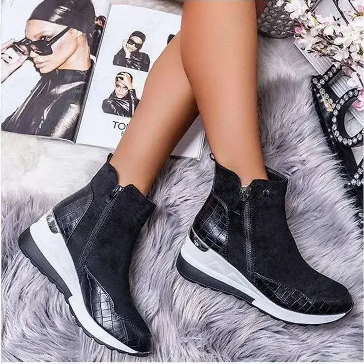 Clara - Stiefelette mit Keilabsatz