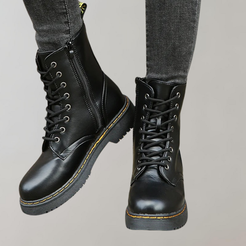 Elisabeth - Schnürstiefel im klassischen Design