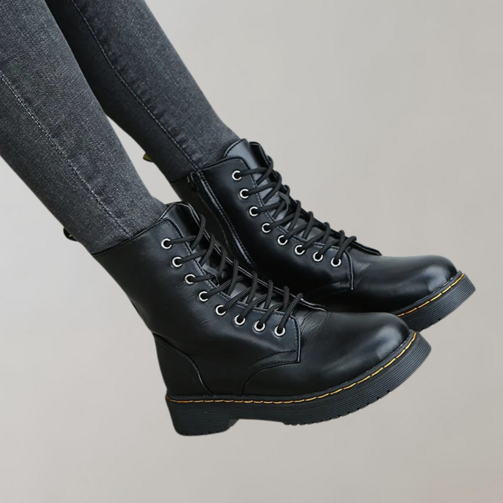 Elisabeth - Schnürstiefel im klassischen Design