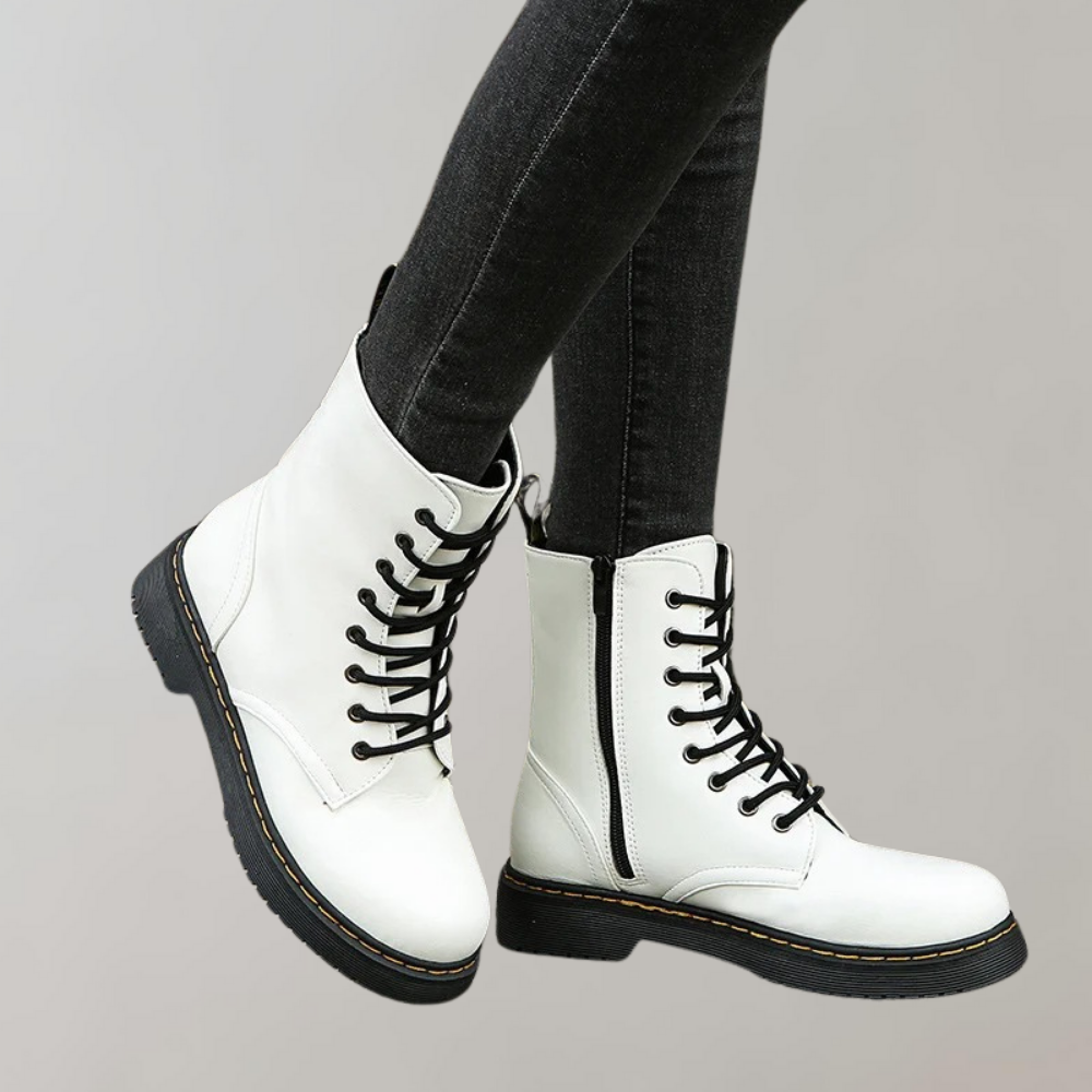 Elisabeth - Schnürstiefel im klassischen Design
