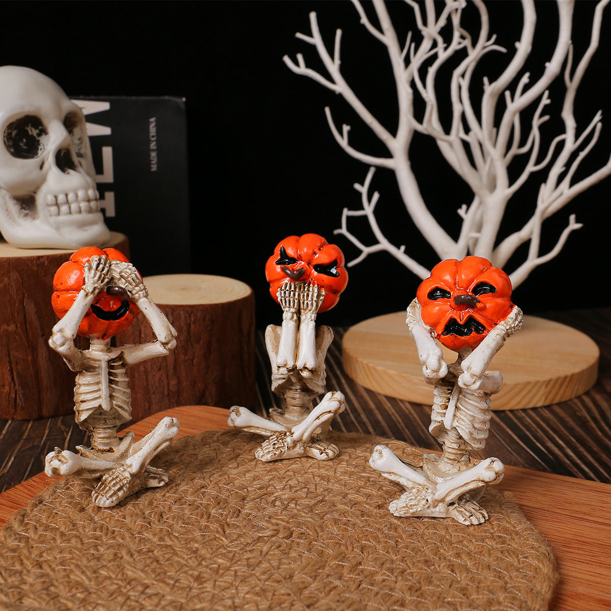 Halloween Dekofiguren Set – Kürbiskopf-Skelette, 3-teilig, Gruselige Tischdekoration für Halloween-Partys
