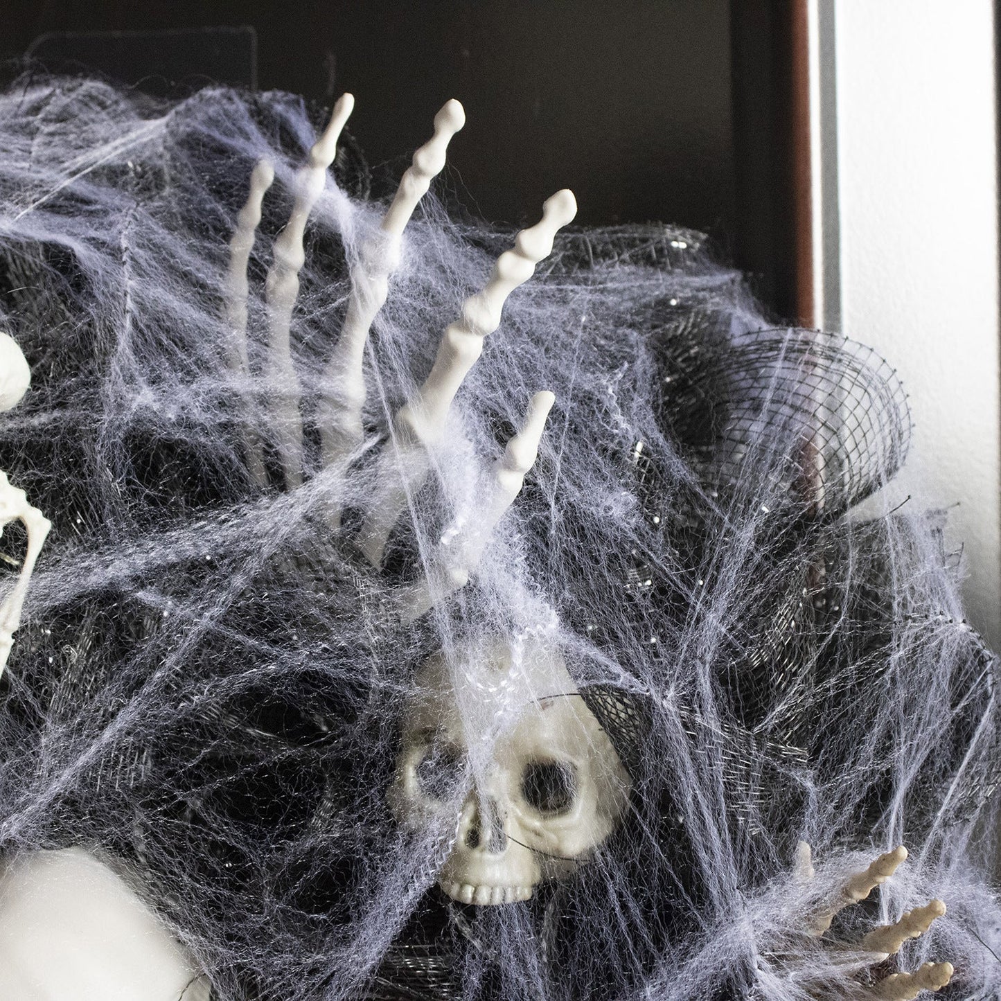 Halloween Türkranz Skelett Deko – Gruselige Türdekoration für Halloween-Partys & Spukhaus