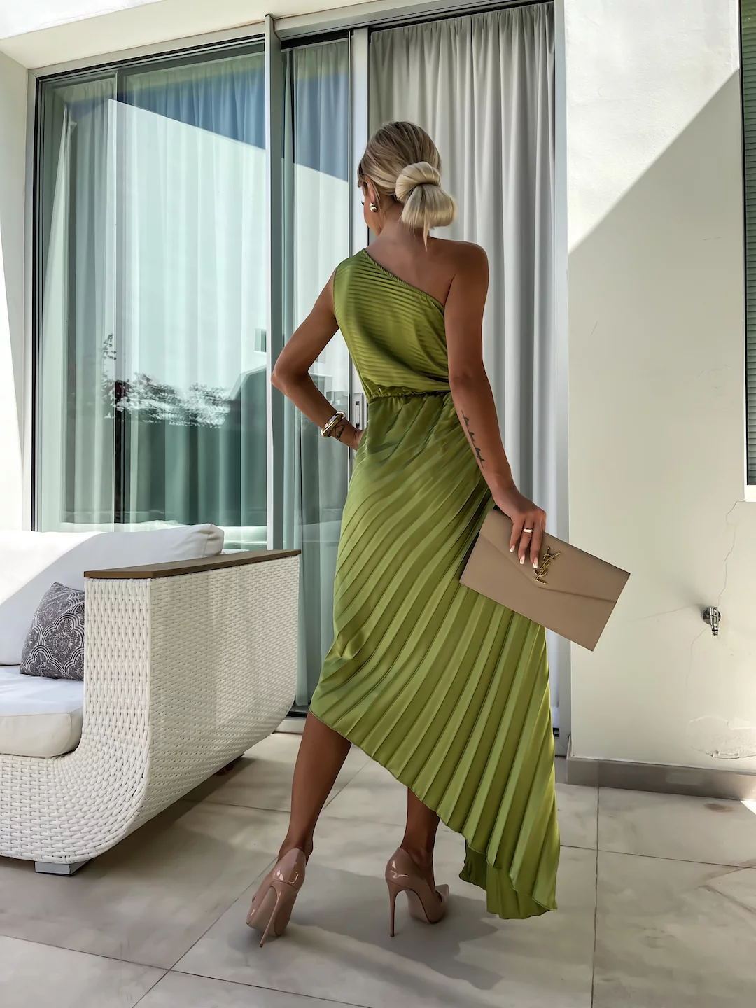 Damen One-Shoulder Plissee Cocktailkleid mit Blumenapplikation – Elegantes Abendkleid für besondere Anlässe