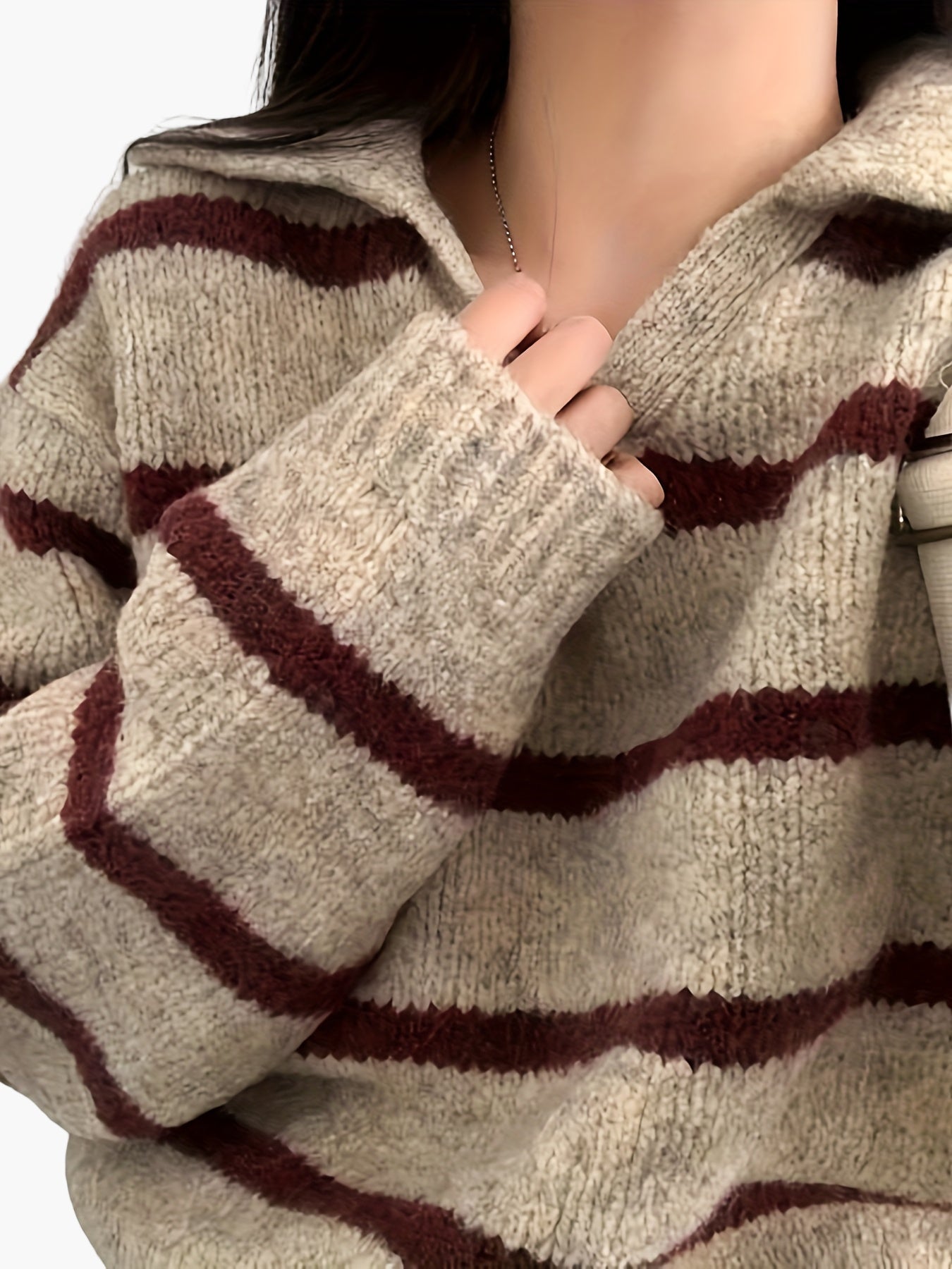 Damen Strickpullover mit Streifenmuster und Polokragen – Eleganter Herbst/Winter Sweater