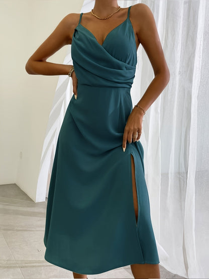Elegantes Damen-Abendkleid mit Wickelausschnitt und Schlitz