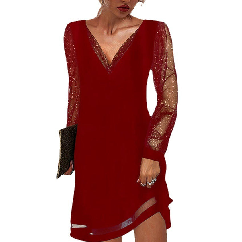 Leanne – Pulloverkleid mit Spitzendetails und V-Ausschnitt