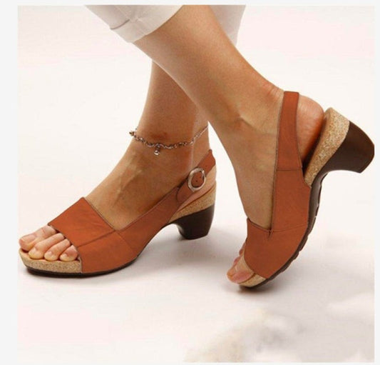 Lucy – Mittelstarke Damensandalen