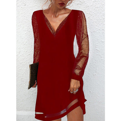 Leanne – Pulloverkleid mit Spitzendetails und V-Ausschnitt