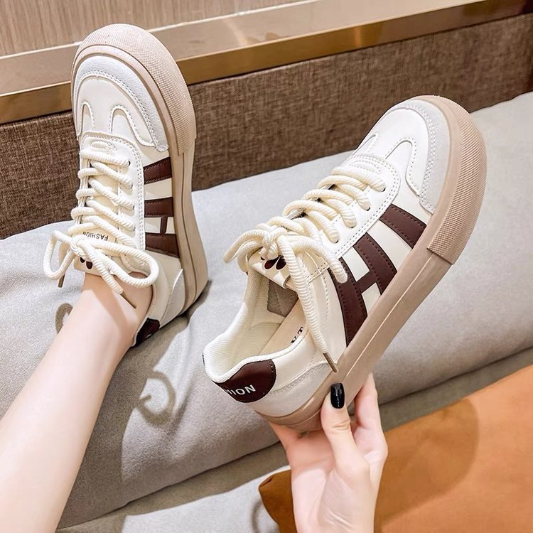 Juliet – Retro Damensportschuhe mit dicker Sohle