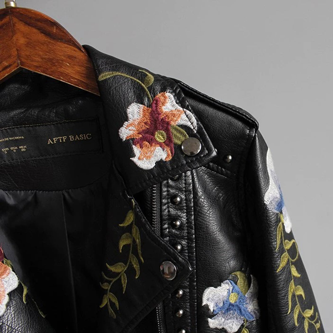 Damen Bikerjacke mit floraler Stickerei – Modisches Statement für Alltag und Abend