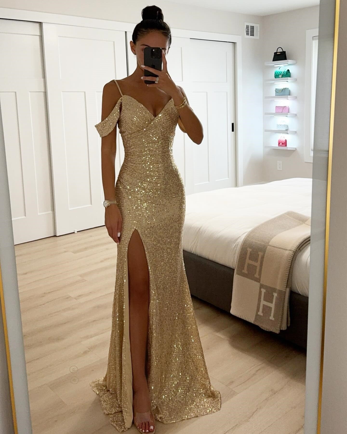 Elegantes Abendkleid mit Schlitz für Damen – Figurbetontes Partykleid mit Schulterdetail