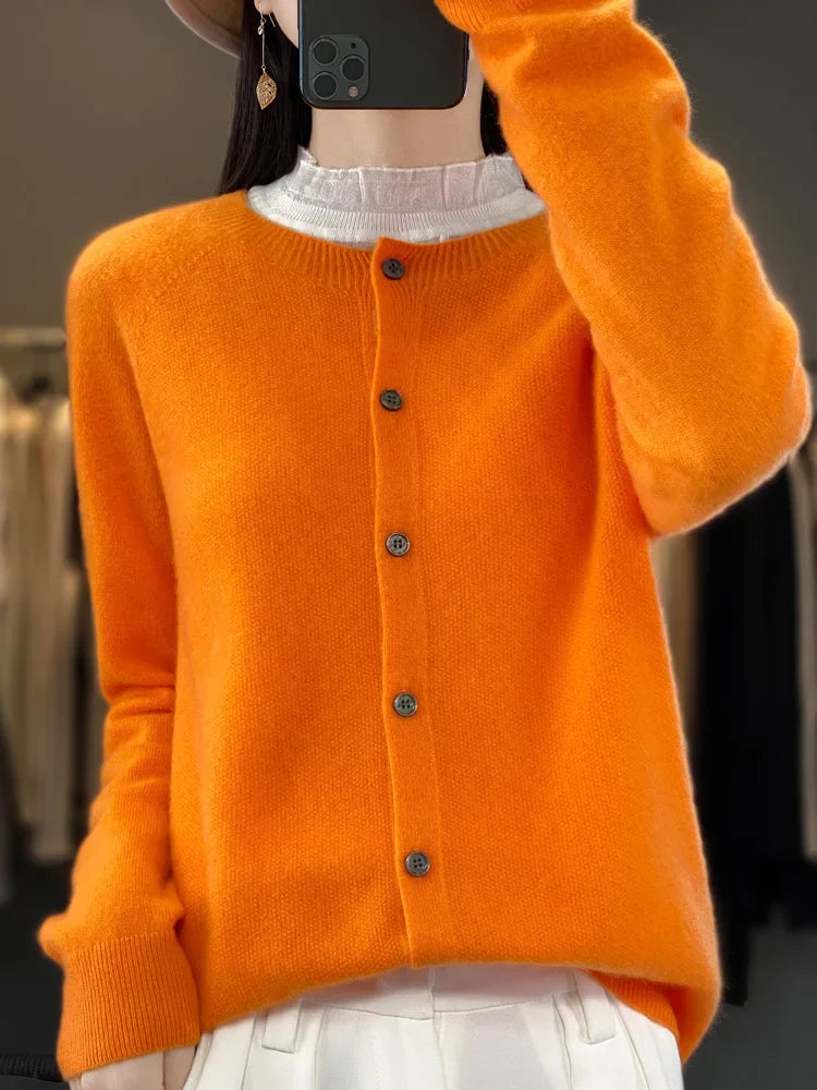 Damen Strickjacke mit Rundhalsausschnitt – Eleganter Cardigan für Alltag und Büro