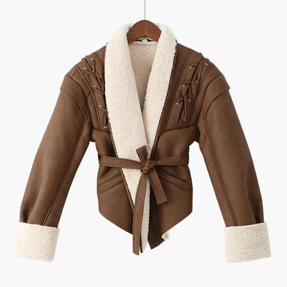 Damen Lammfell-Optik Wickeljacke – Modische Winterjacke mit Gürtel für Alltag und Freizeit