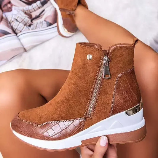 Clara - Stiefelette mit Keilabsatz