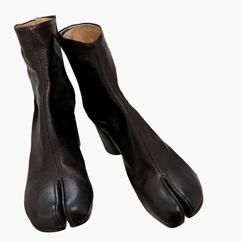 Damen High Heel Stiefeletten mit Tabi-Design – Modische Statement-Boots für Herbst und Winter