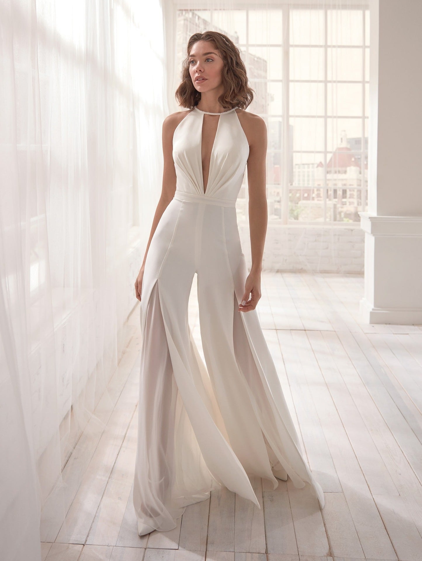 Kathryn – Tiefer V-Ausschnitt Halter Jumpsuit