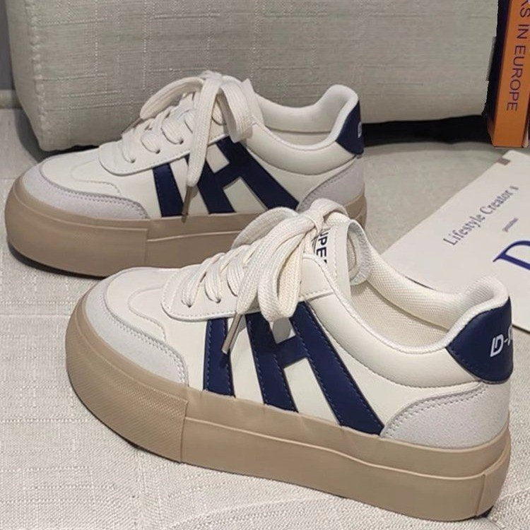 Juliet – Retro Damensportschuhe mit dicker Sohle
