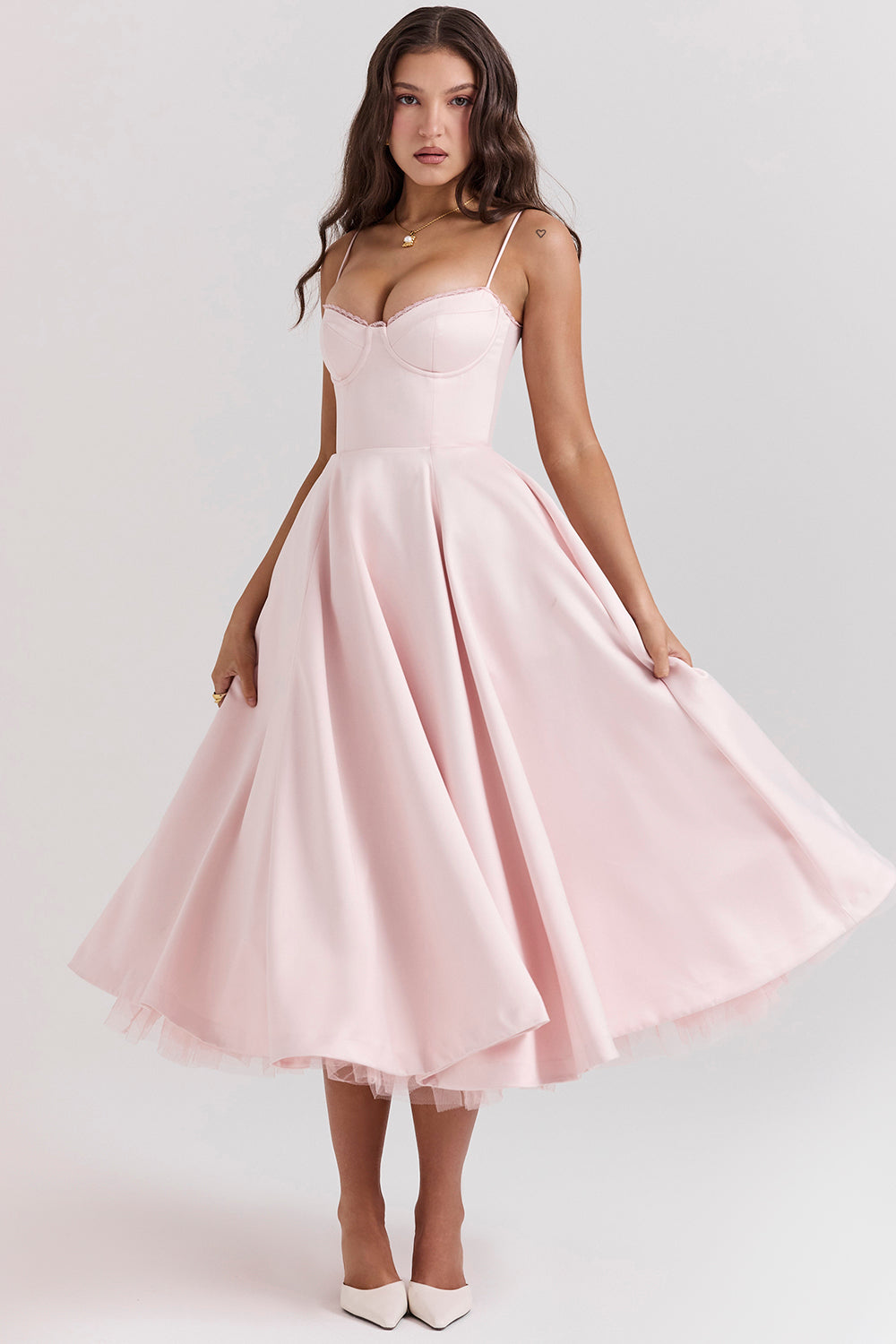 Emma – Cocktailkleid mit schulterfreiem Design und ausgestelltem Rock