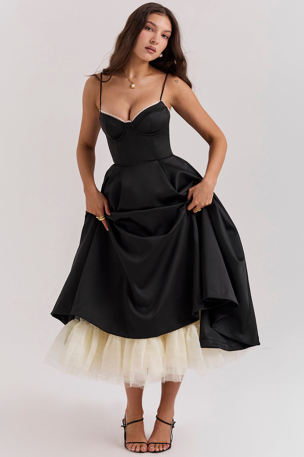 Emma – Cocktailkleid mit schulterfreiem Design und ausgestelltem Rock