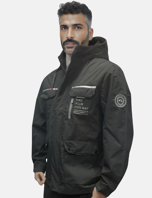 Herren Winter Outdoor Jacke – Funktionaler Parka mit Kapuze und Statement-Design für kalte Tage